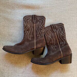 NWOB Urban Outfitters Leena Cowboy Boot in Chocolate Brown - Size 8
